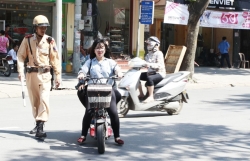 Đi xe đạp lạng lách, đánh võng sẽ bị tịch thu phương tiện