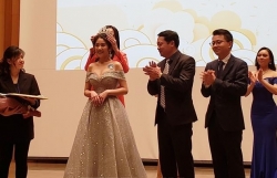 nu sinh viet dang quang khoa khoi duyen dang vysa tai nhat ban