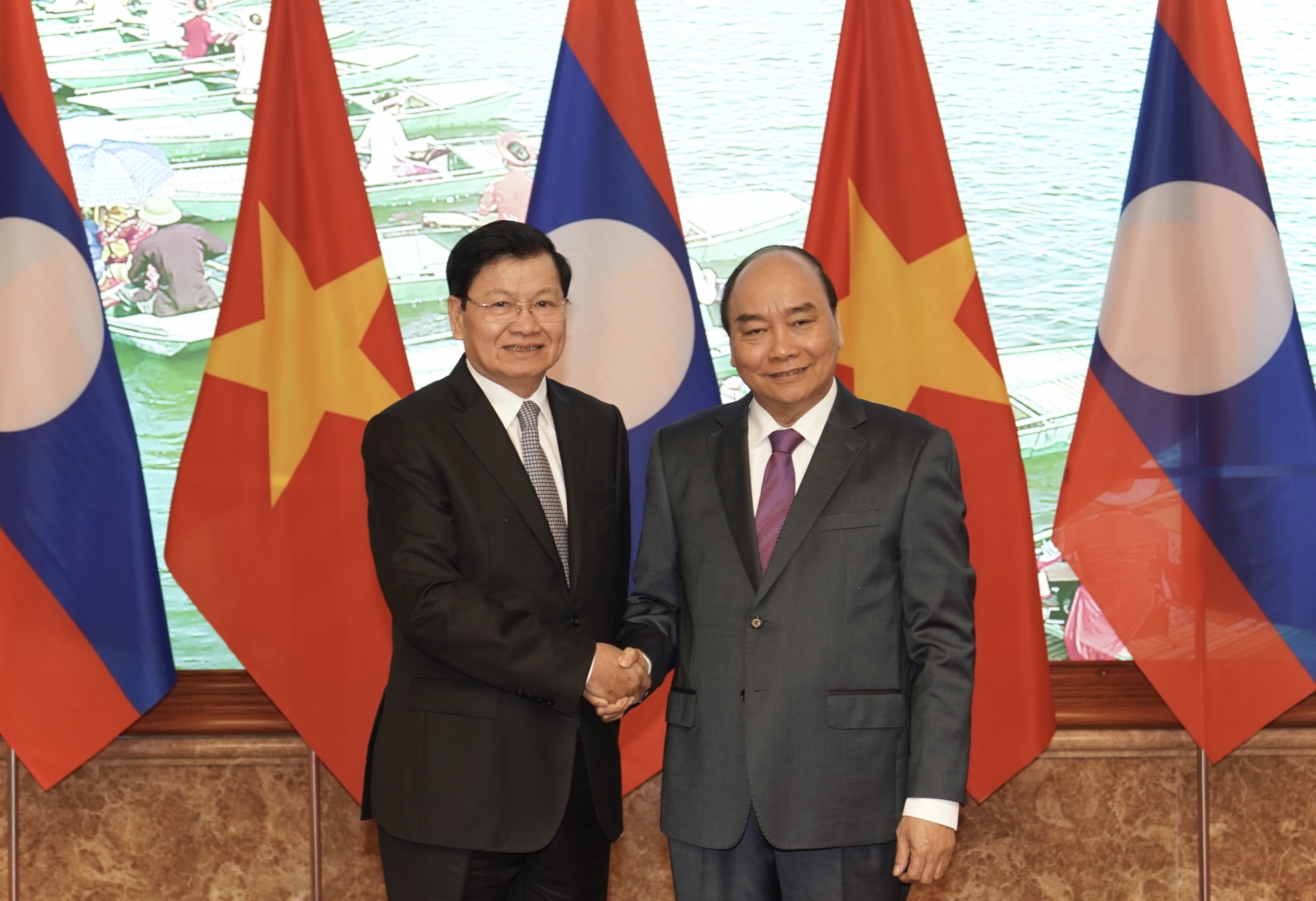 thu tuong viet nam va lao thao luan chien luoc hop tac 10 nam toi