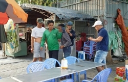 bi danh bam dap vi tra to 500000 dong mua chai nuoc suoi