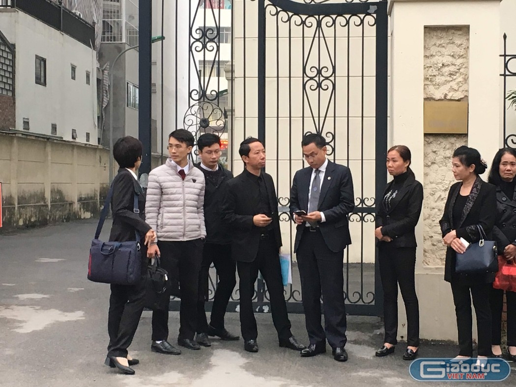 be trai tu vong tai truong gateway nhung hinh anh dau tien phien xu so tham