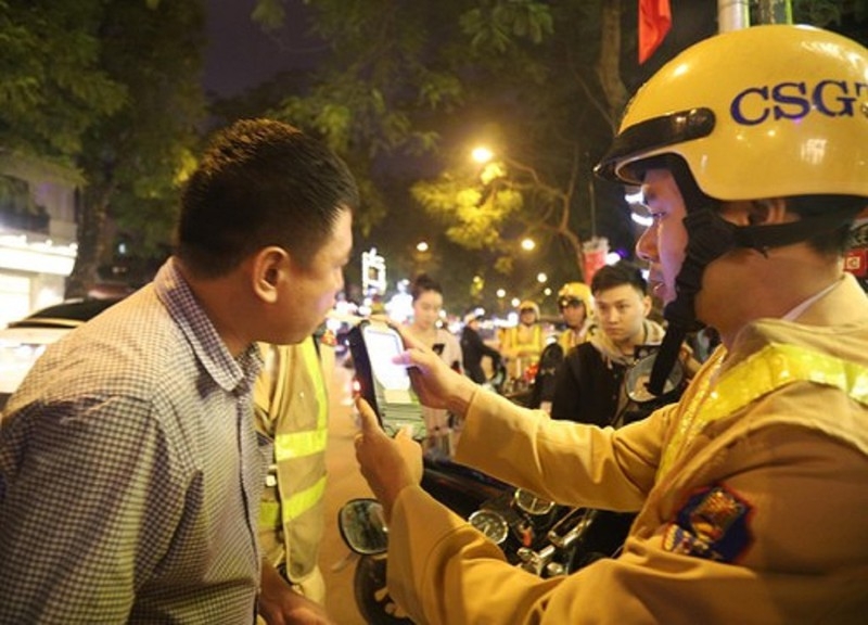 trong 2 tuan xu phat hon 21 ti dong do vi pham nong do con