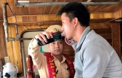 ha tinh di tam bien thien cam 2 hoc sinh bi song cuon troi