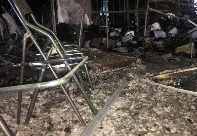 Hiện trường vụ cháy tòa nhà Dầu khí khiến 15 người thương vong hien truong do nat sau vu chay toa nha dau khi khien 15 nguoi thuong vong