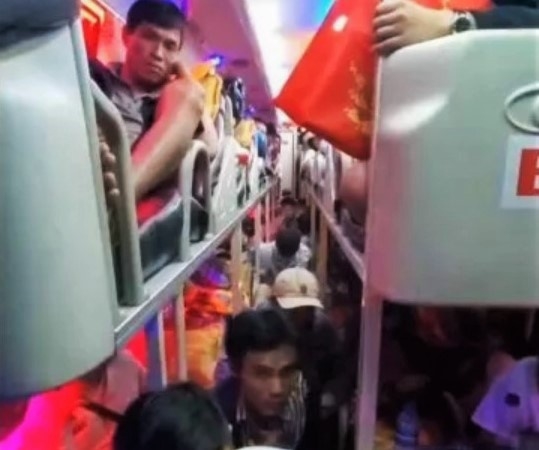 xu phat 70 trieu dong xe khach 40 cho nhoi nhet 82 nguoi