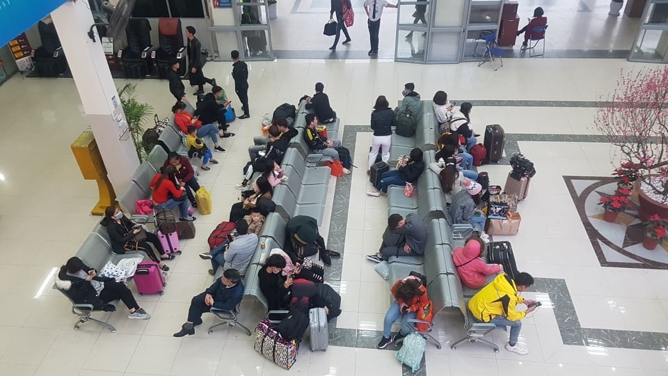 nhieu ben xe diu hiu ngay 28 tet