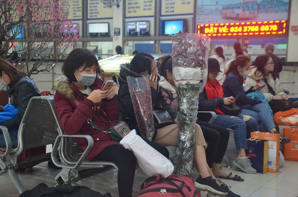 nhieu ben xe diu hiu ngay 28 tet