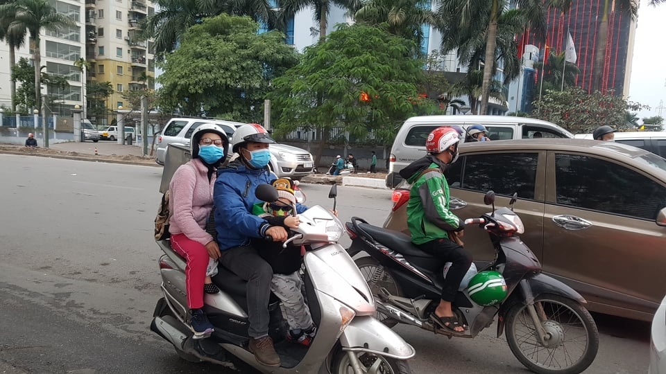 nhieu ben xe diu hiu ngay 28 tet