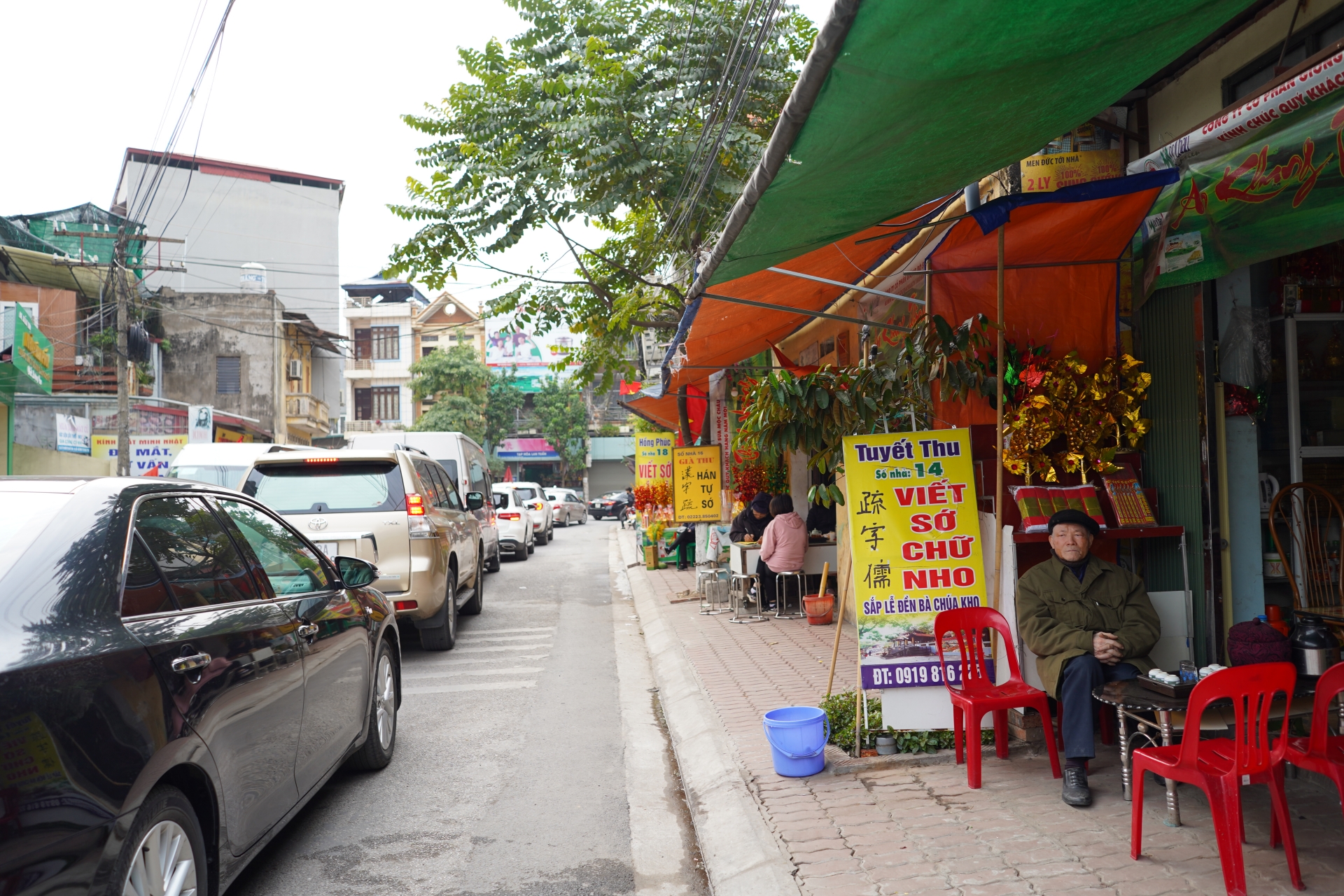 bien nguoi chen chan do ve den ba chua kho xin loc dau nam
