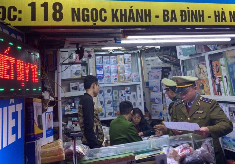 phat nang cua hang loi dung dich virus corona ban khau trang dat gap 7 lan