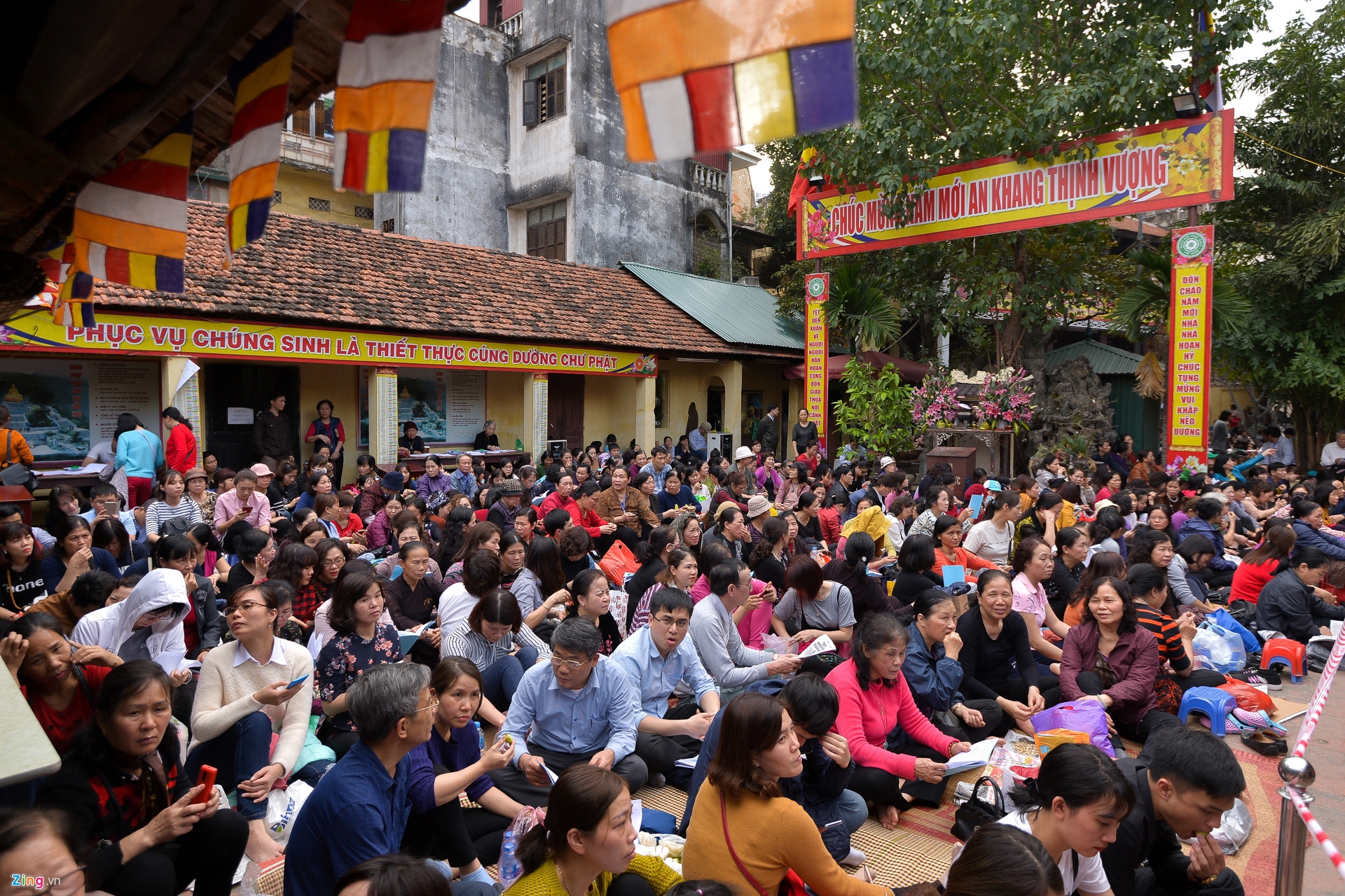 ram thang gieng nen di chua nao de cau may man binh an ca nam