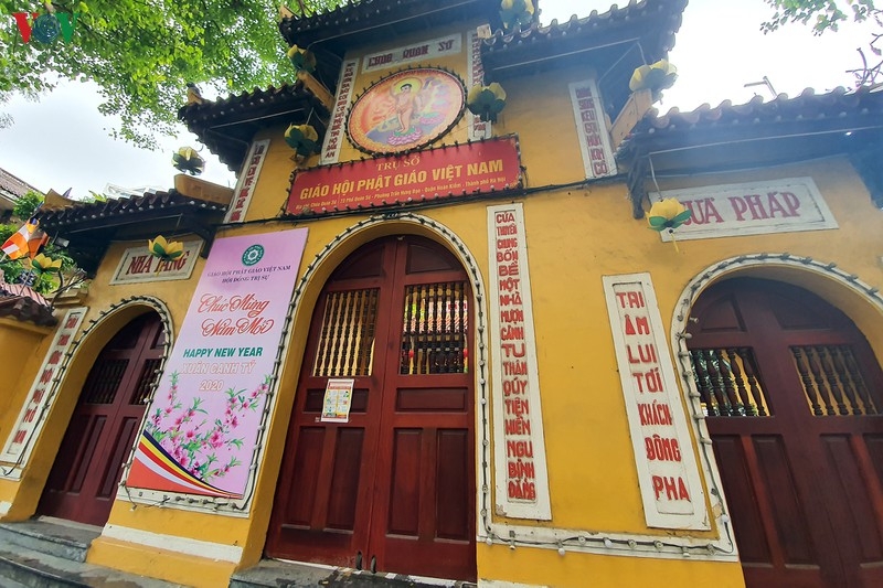 ram thang gieng nen di chua nao de cau may man binh an ca nam