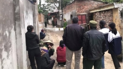 Can ngăn 2 con trai đánh nhau, bố mẹ bị chém thương vong