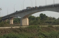 Tin pháp luật 24h nóng nhất hôm nay (26/2): Để lại giấy đăng ký kết hôn, người phụ nữ trẻ nhảy cầu tự vẫn