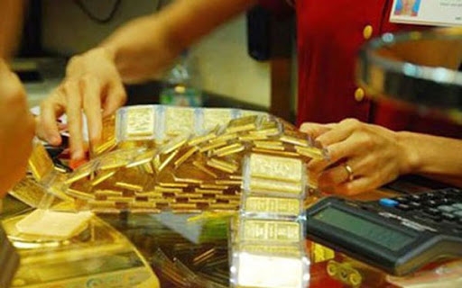 du bao gia vang ngay 113 giam manh do gioi dau tu ban vang de bu lo