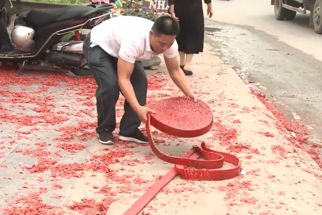 vu dot phao do duong tai dam cuoi ha noi cong an trieu tap mot so nguoi