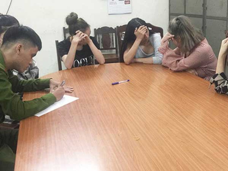 tin phap luat 24h nong nhat hom nay 53 doat mang ban nhau vi mui mam tom