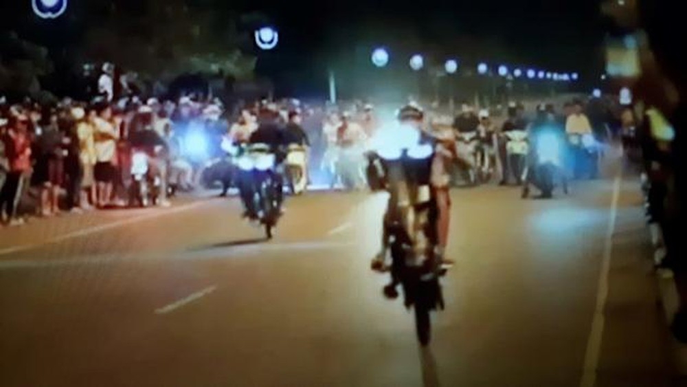 Tụ tập đua xe trái phép có thể bị xử phạt đến 20 năm tù tu tap dua xe trai phep co the bi xu phat den 20 nam tu