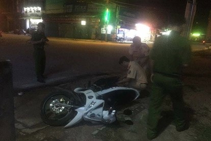 Tạm giữ tài xế ô tô lao thẳng vào tổ công tác khiến đại úy công an chấn thương sọ não tam giu tai xe o to lao thang vao to cong tac khien dai uy cong an chan thuong so nao