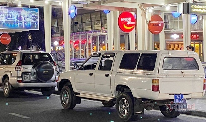 Quảng Nam lên tiếng việc dùng xe y tế đưa 4 du khách đang bị cách ly ra sân bay quang nam len tieng viec dung xe bien xanh dua 4 du khach dang bi cach ly ra san bay