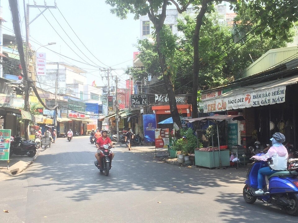ten cuop giay chuyen bi co gai chu chu sap thit heo quat nga