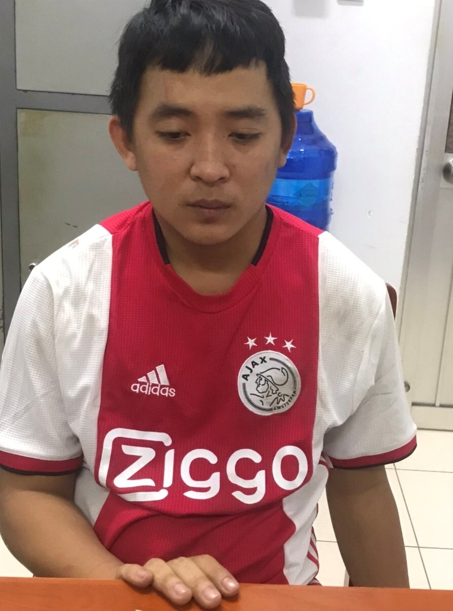 Quay lén clip cô hàng xóm tắm rồi tống tình không được, quay sang tống tiền quay len clip co hang xom tam roi tong tinh khong duoc quay sang tong tien