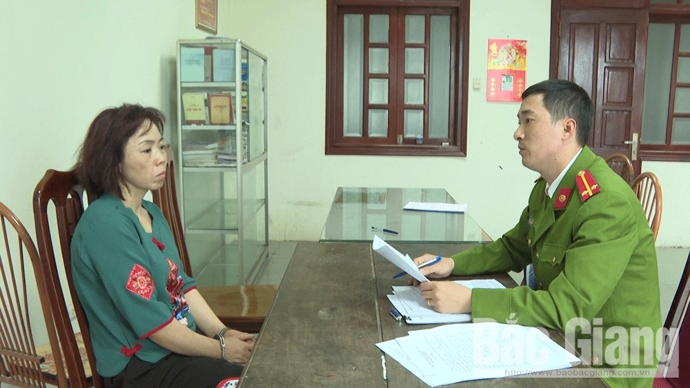tin phap luat 24h nong nhat hom nay 183 be gai o nha mot minh bi nguoi lam thue cua bo dam o