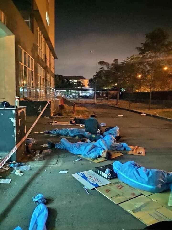 dan mang xuc dong voi giac ngu voi cua nhung nguoi hung tham lang chong covid 19