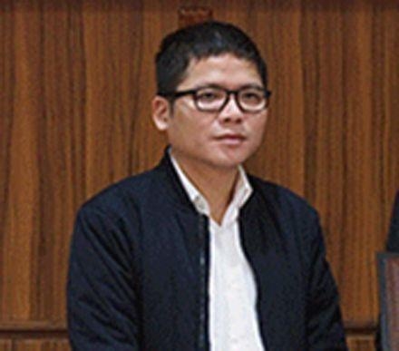 con trai ong tran bac ha co dau hieu rua tien