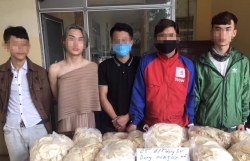 qua n bar pho ta y no i kho ng vo i bo ng cu o i va ma tuy