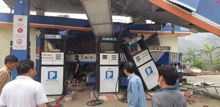lai chau xe tai tong sap cay xang 6 nguoi thuong vong