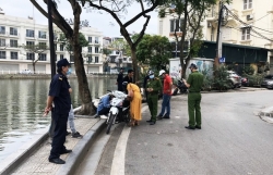 bo cong an trieu tap 1 so can bo cdc ha noi lam ro viec mua sam may xet nghiem phong chong dich covid 19