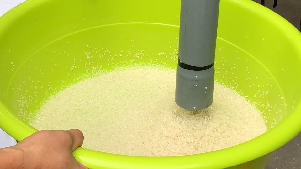 cay atm gao dau tien o ha noi chinh thuc hoat dong moi lan nhan len den 3 kg