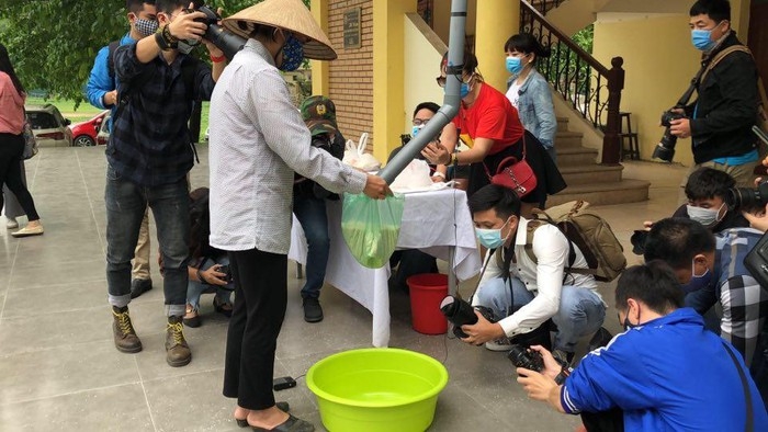 cay atm gao dau tien o ha noi chinh thuc hoat dong moi lan nhan len den 3 kg