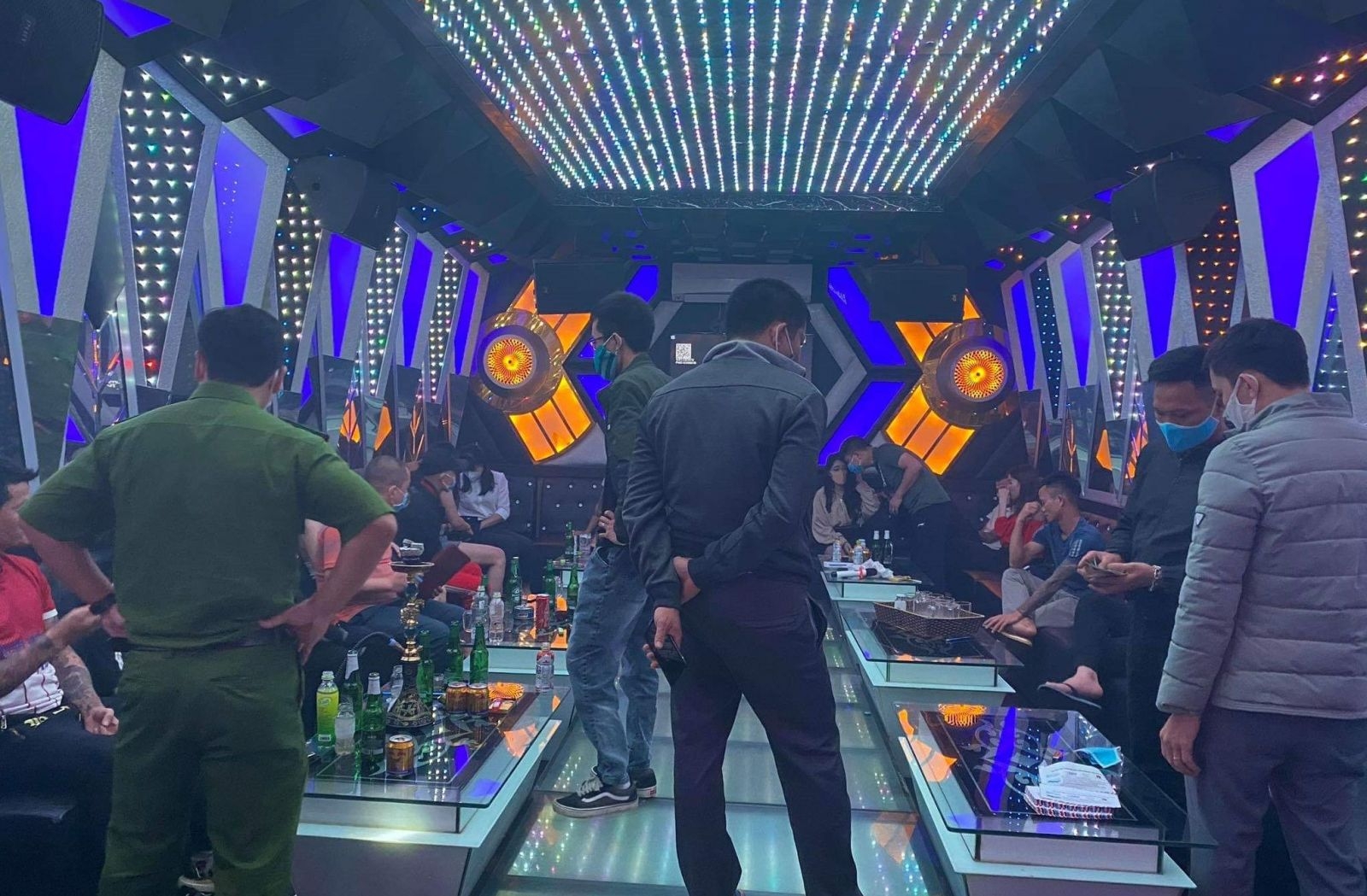 tam giu 11 thanh nien mo tiec ma tuy mung sinh nhat trong quan karaoke