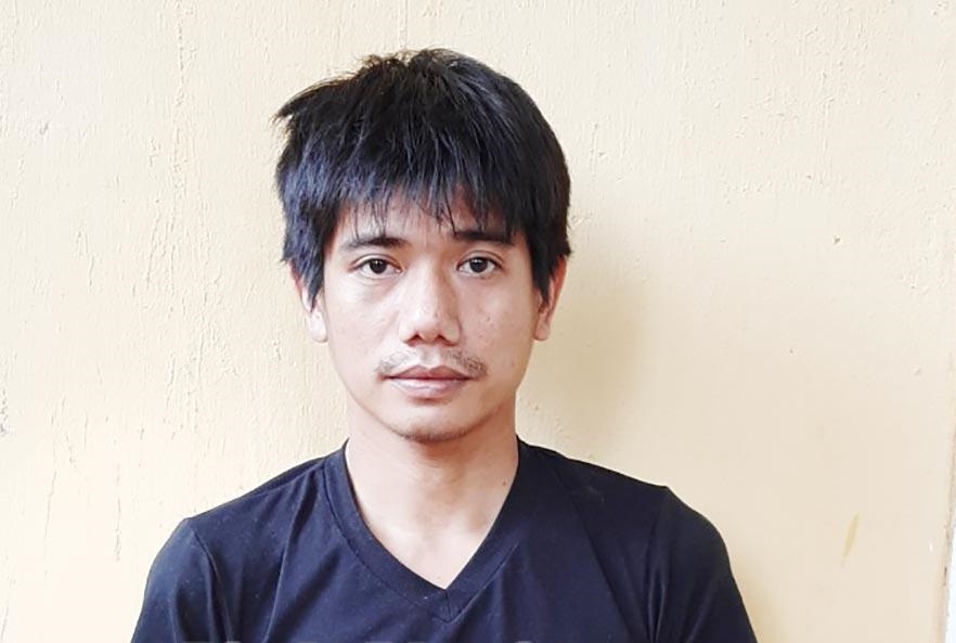 khoi to doi tuong dung dao tan cong truong cong an xa vi bi nhac deo khau trang