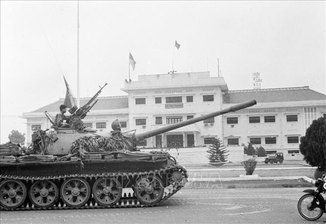 y nghia chien thang 3041975 lich su cua dan toc