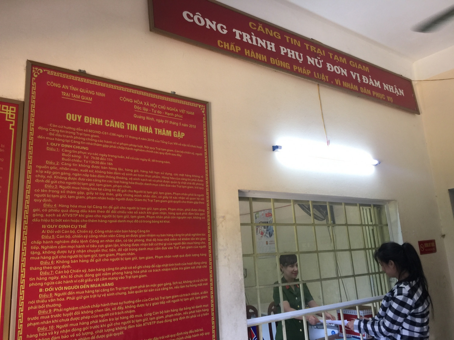 nhung do vat nao bi cam dua vao noi giam giu pham nhan