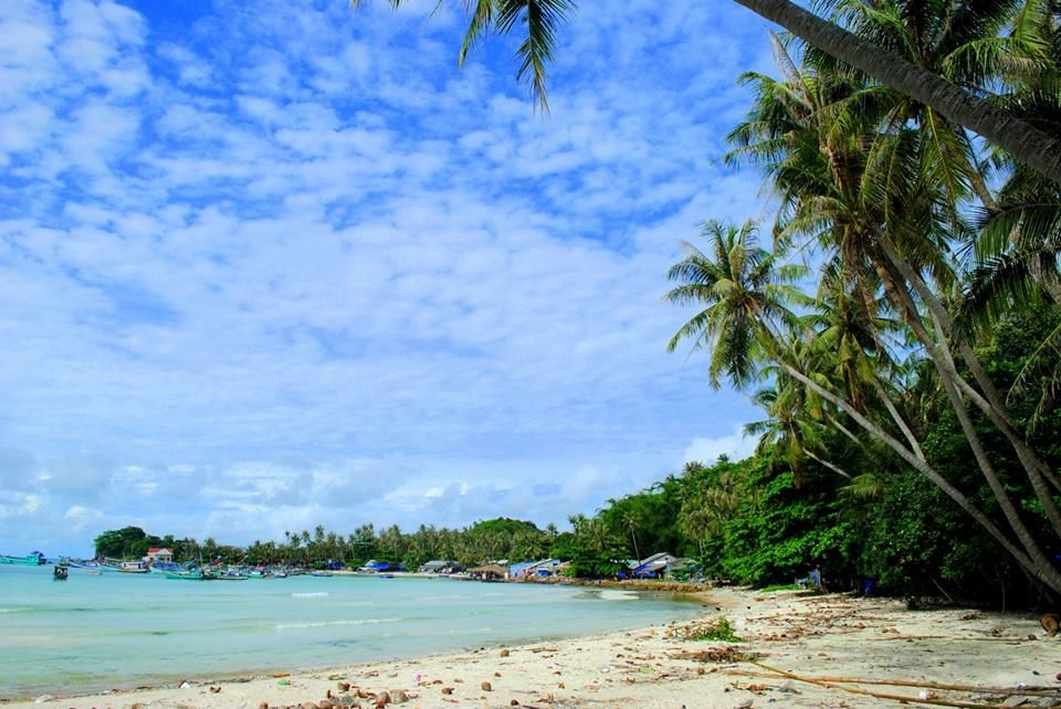 nam du quan dao hoang so va quyen ru duoc menh danh la maldives cua viet nam
