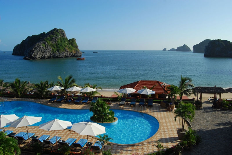 cat ba quan dao dep bi an voi nhieu truyen thong lich su