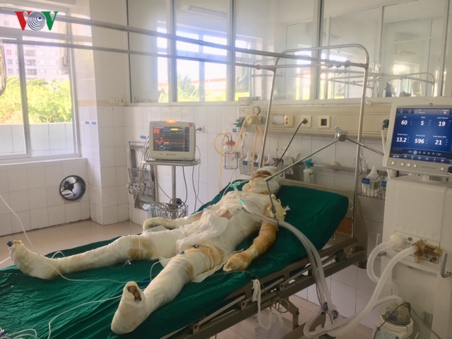 nghi pham tam xang dot ca nha nguoi tinh o son la da tu vong