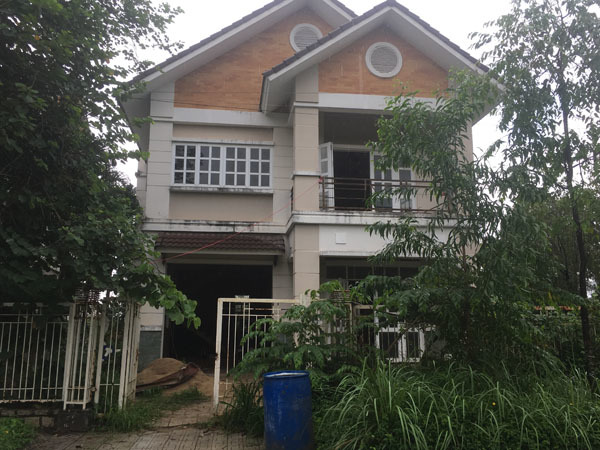 chuyen tinh ri do trong biet thu dang xay o sai gon