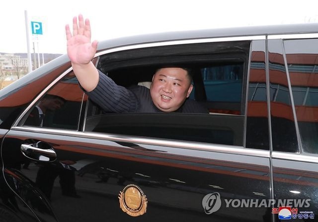 phai qua 6 quoc gia 2 chiec mercedes benz boc thep moi toi tay ong kim jong un