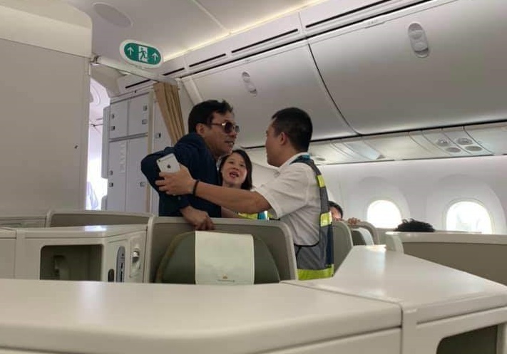 sam so vo tui nguc thuc an co gioi nao dong hang bay