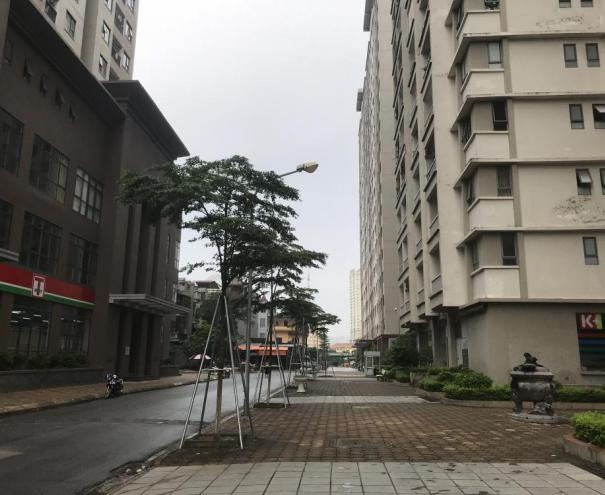 bao ve chung cu vov bi to sam so 2 be gai trong thang may