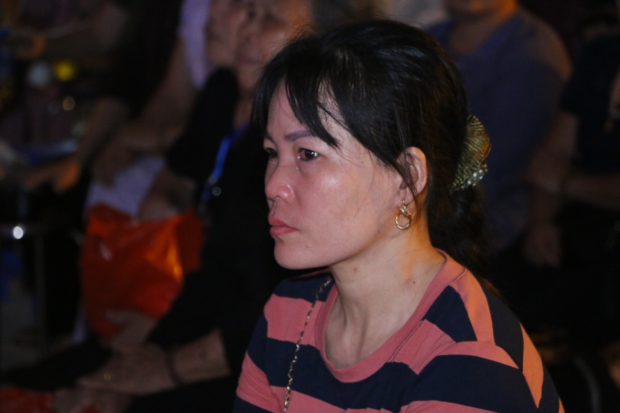 vu lan bao hieu xuc dong voi nghi le bong hong cai ao