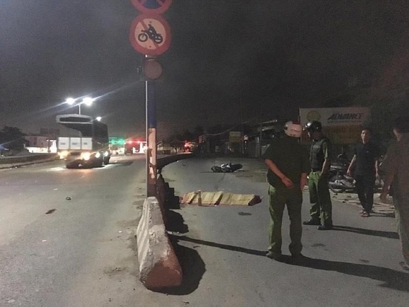 tong vao dai phan cach 2 thuong uy cong an tu vong