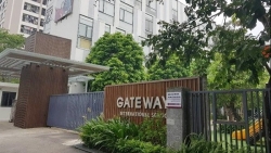 clip 24h tren xe mercedes gay tranh cai giua vu truong gateway