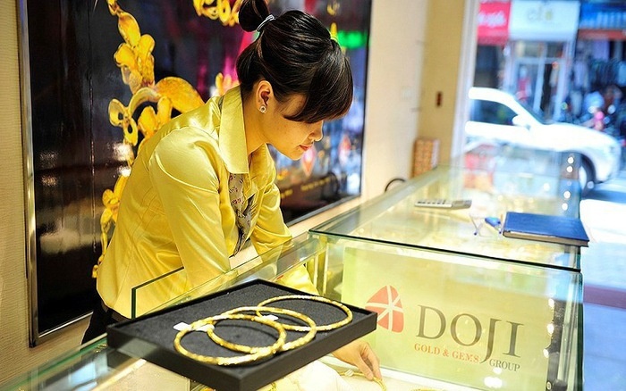 gia vang hom nay 158 quay dau tang nhe nhung van chua the cham dinh