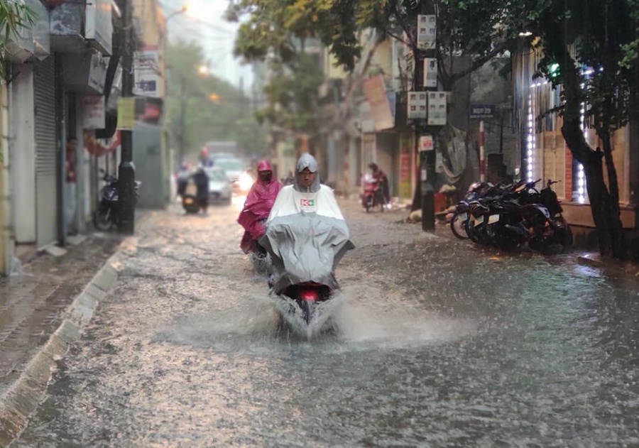 anh ha noi mua dong den kin troi pho phuong lai ngap trong nuoc
